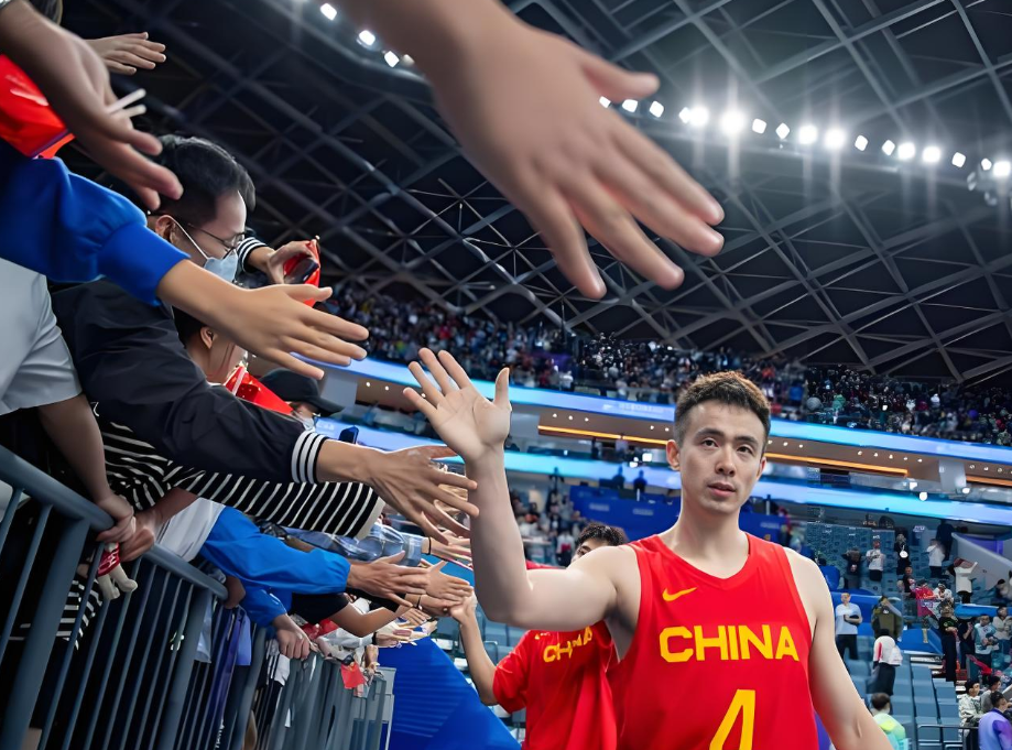 拒爆冷！中国男篮逆转台北队，继伟神仙3分，朱俊龙3分6中5砍19分